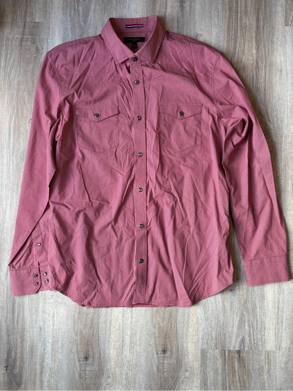 Banana Republic Large Slim Fit Men's Snap Button Two Pocket Shirt in Red